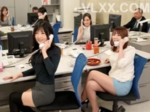 Hiếp dâm gái xinh bím hồng say xỉn