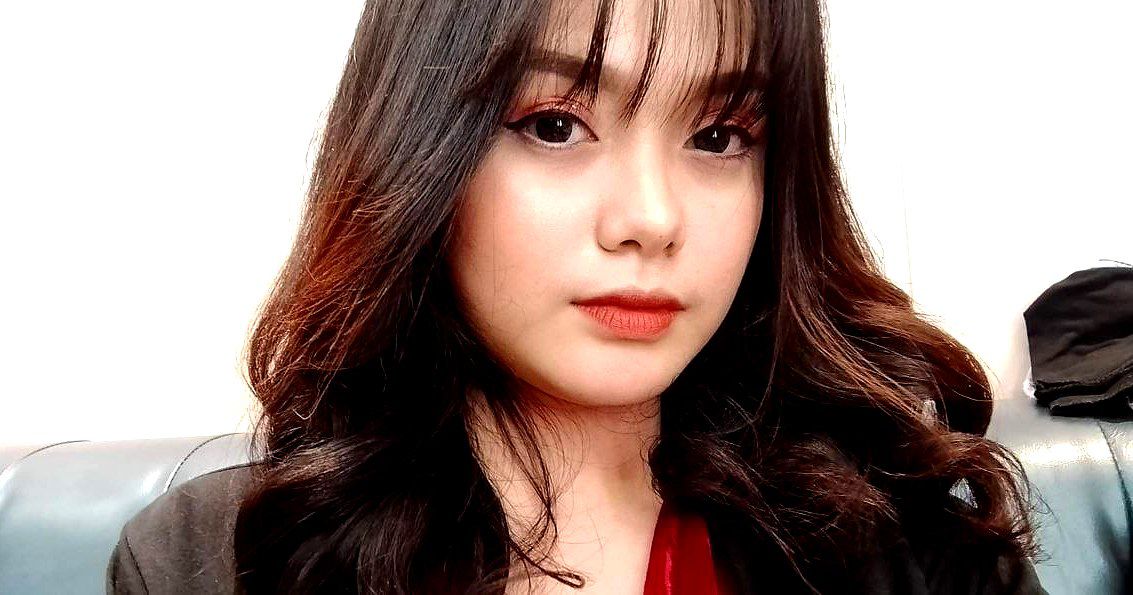 Cô bạn thân kính cận thích địt lút cả cán